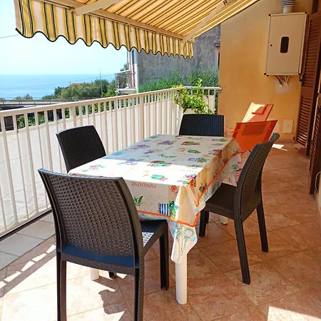 Апартаменты Cilento House Relax Mansarda Палинуро